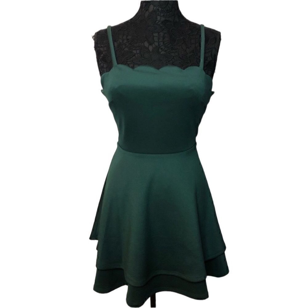 NWT Xtraordinary Pretty Women Green Short Dress Wavy Front Design Double Skirt